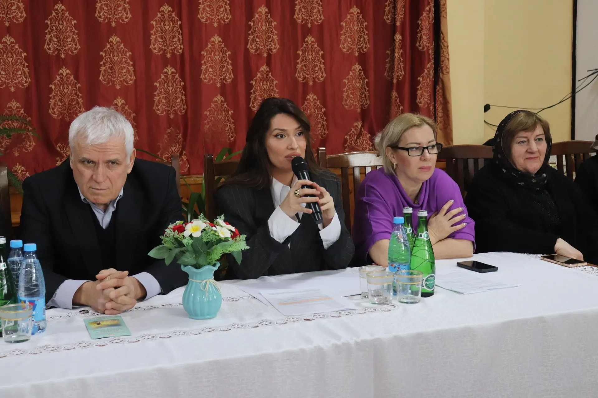 Разговор о гармонии, традициях и интернет-безопасности. Беседы со школьниками прошли в Кизилюртовском районе